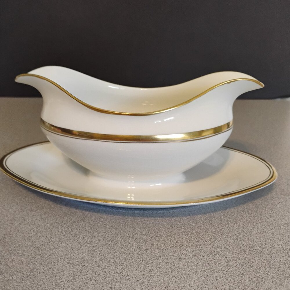 Johnson Bros Vintage JB301 Pattern Gravy/Sauce Boat